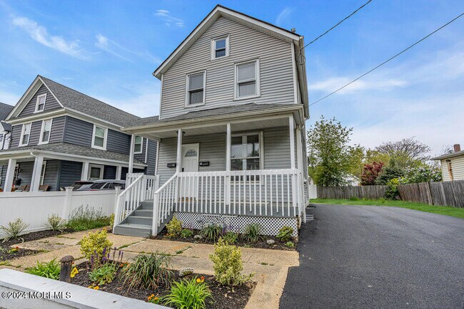 Building Photo - 108 Catherine St