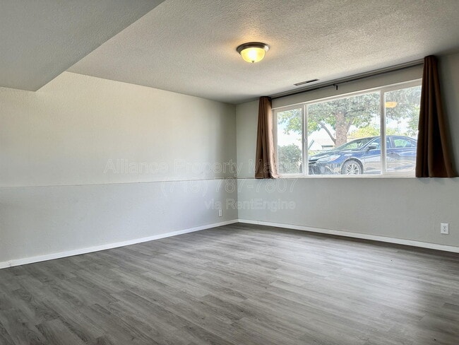 Photo - 907 W Madison St Apartment