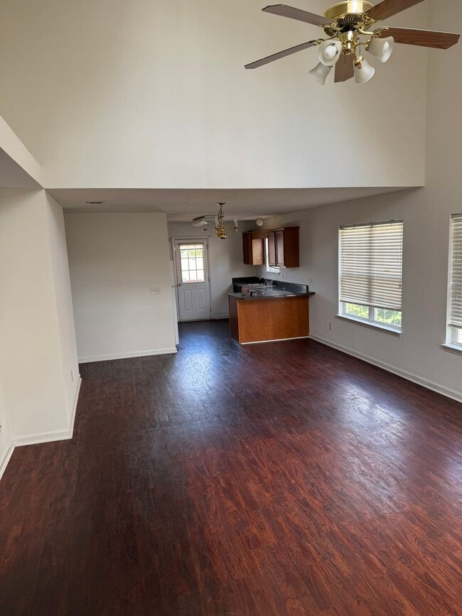 Building Photo - Charming 3-Bedroom Home in the Heart of La...