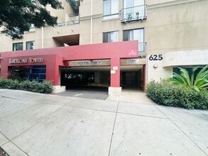 Building Photo - 625 S Berendo St