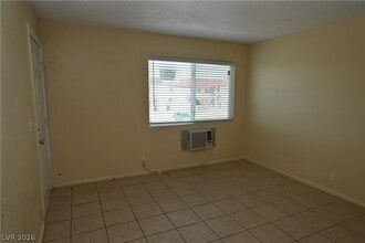 Building Photo - 3021 E Carey Ave