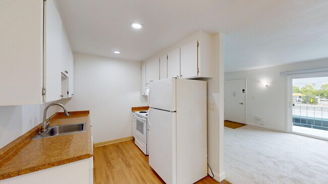 Building Photo - 400 Alameda del Prado