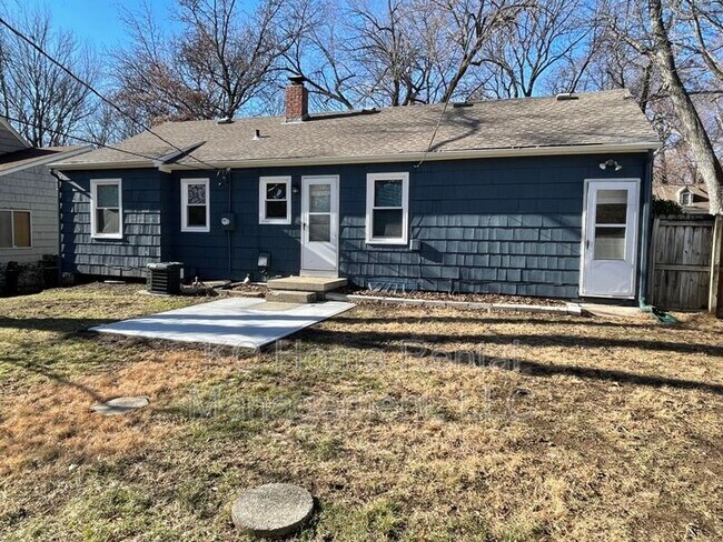 Building Photo - 8811 Iroquois Trail