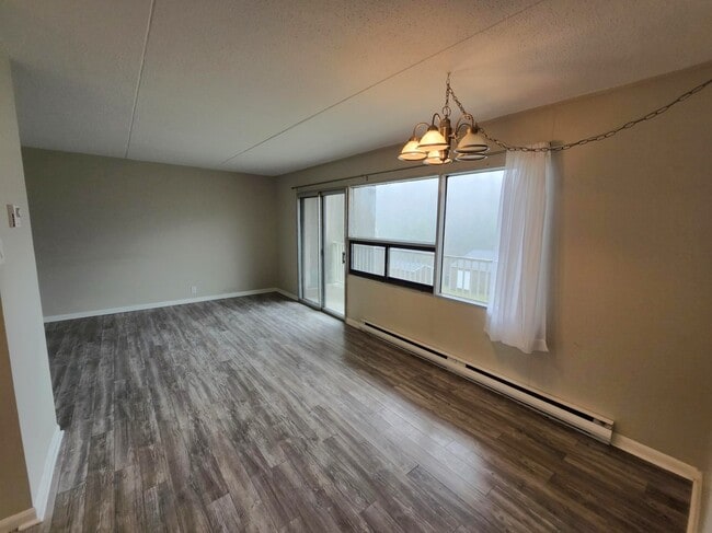 Building Photo - 411 Ellerdale St