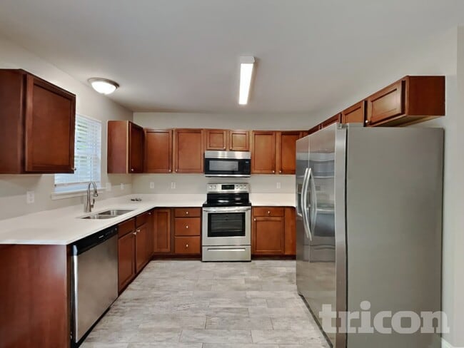 Foto del edificio - 130 Atherton Dr