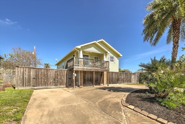 Foto del edificio - 1618 Bayou Shore Dr
