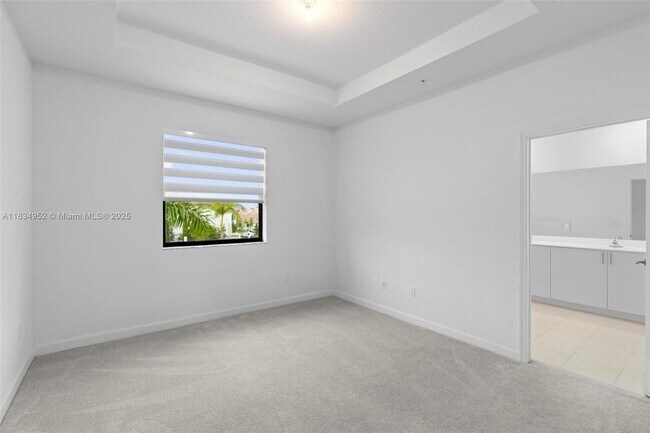 Foto del edificio - 15983 SW 2nd Dr