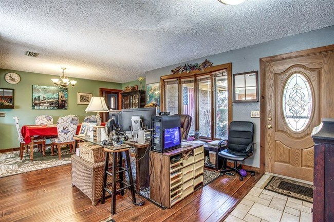 Building Photo - 820 Green Brook Dr