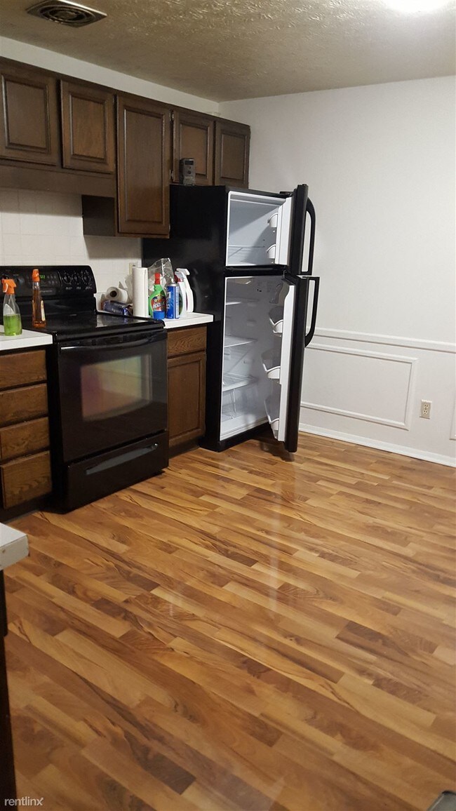 Foto del edificio - 5129 Hatfield Dr