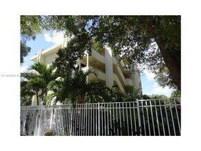 Building Photo - 5839 SW 74th Terrace