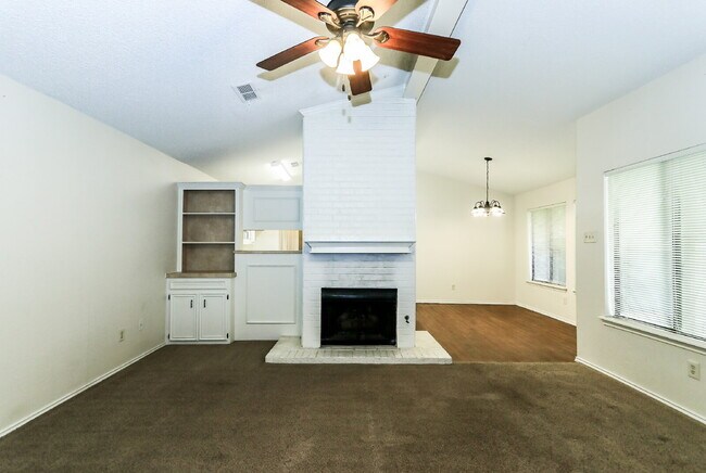 Foto del edificio - Upscale Townhouse in Great Area