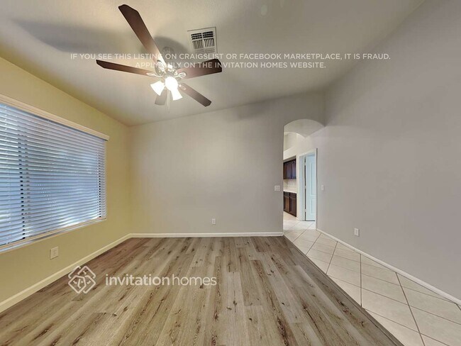 Foto del edificio - 832 N 166th Ln