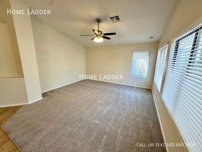 Building Photo - 1028 S Roca St