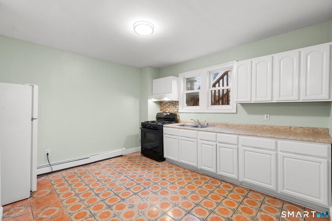 Building Photo - 48 Lockwood Ave