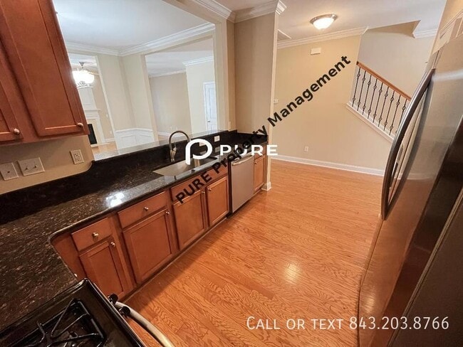 Building Photo - Lovely Open Floor Plan With 2 Levels!