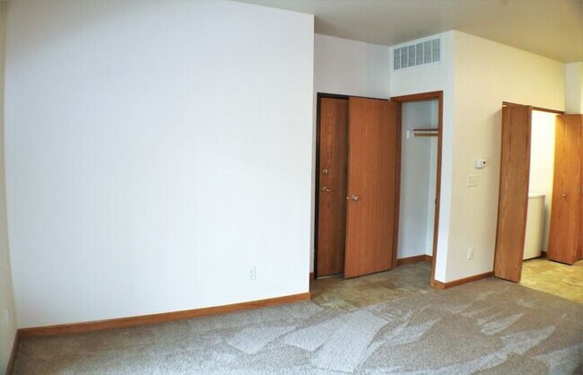 Foto del edificio - $1,325 | 2 Bedroom, 2 Bathroom CONDO | PET Friendly* | Available for August 1st, 2026 Move In!
