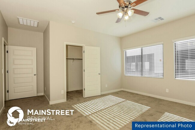Building Photo - 1119 S Stapley Dr