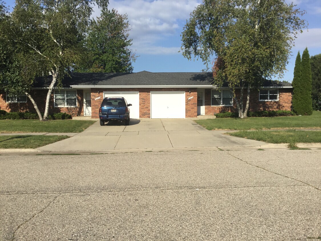 2315 N Concord Dr, Janesville, WI 53545 Townhome Rentals in