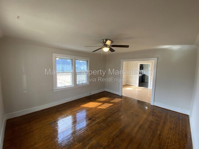 Foto del edificio - 138 Mansfield St