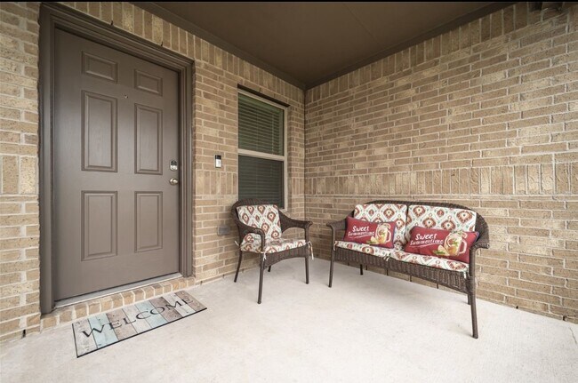 Foto del edificio - 26919 Wilderye Cv Ln