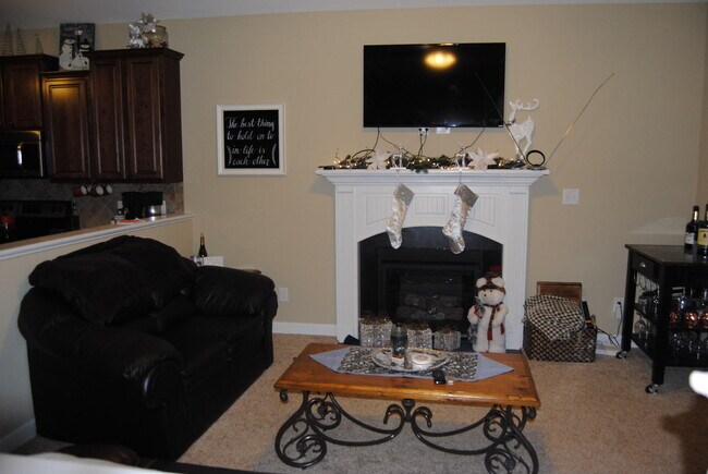 Building Photo - 210 Twilight Dr