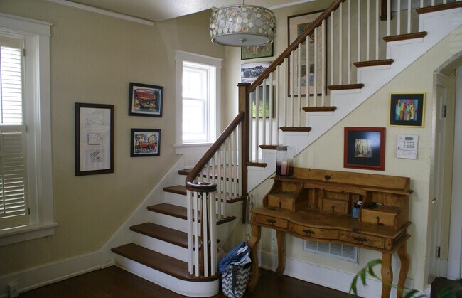 Foto del edificio - Fantastic Four Bedroom Home in Museum Dist...