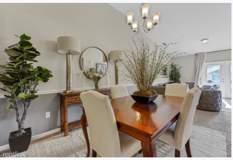 Foto principal - 201 Larkin Pl