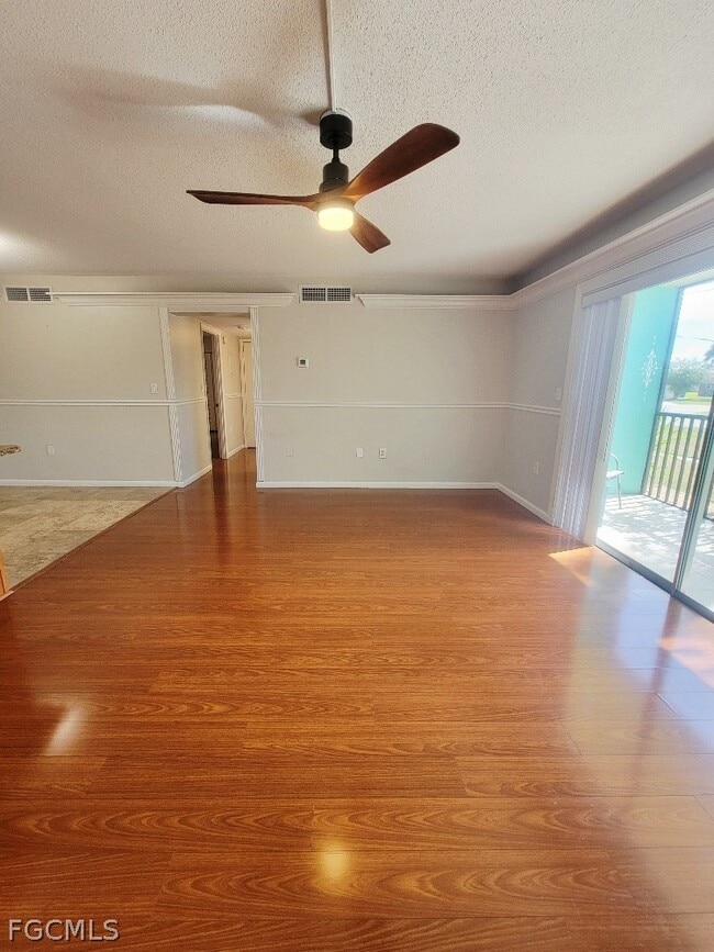 Building Photo - 1372 Archer St