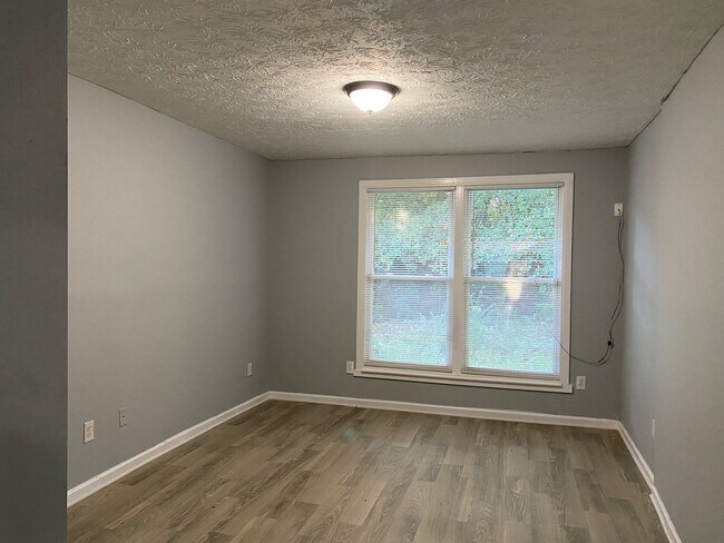 Foto del edificio - 119 Ticknor Dr