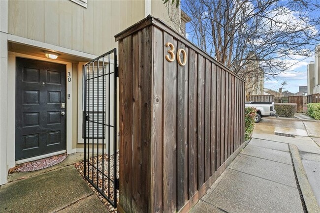 Foto del edificio - 1920 Augusta Dr