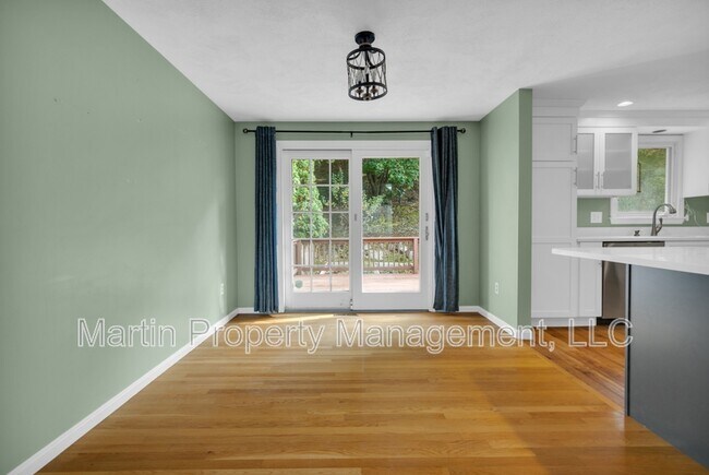 Foto del edificio - 7 Briarwood Rd