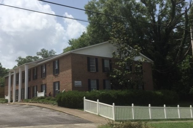 Building Photo - 513 Newton St