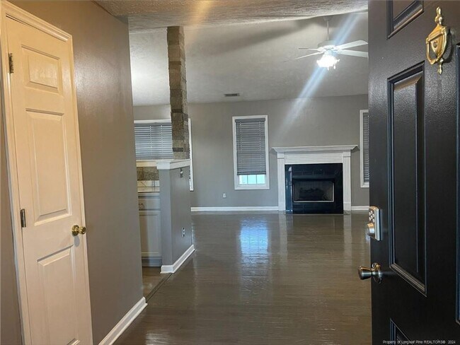 Building Photo - 112 Kingsberry Ct