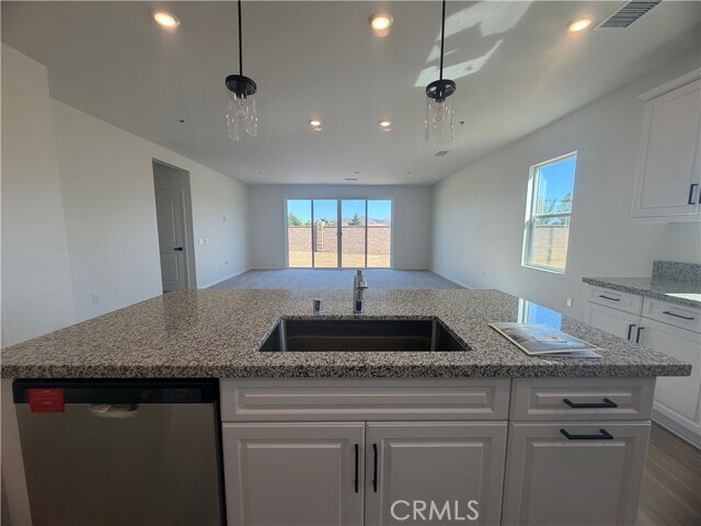 Foto del edificio - 29522 Blue Lk Ln