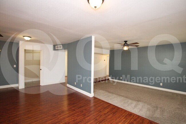 Building Photo - 2524 E Hampton Ave