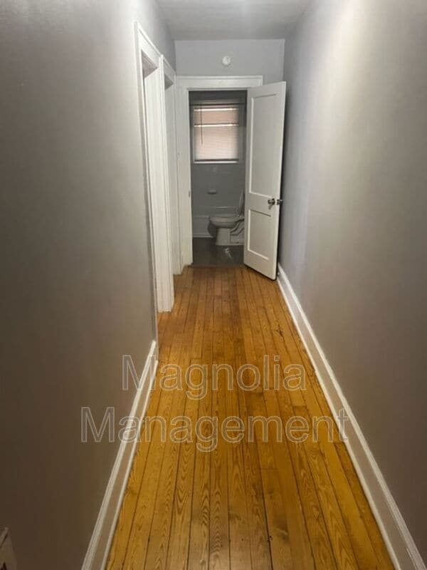 Building Photo - 1430 Perry Ave