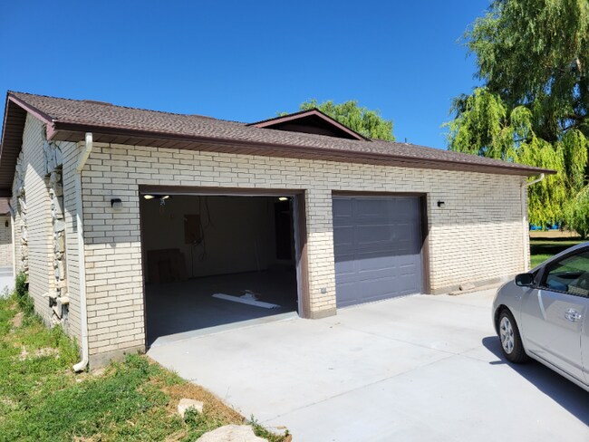 Building Photo - 158 Aspen Crst Ln