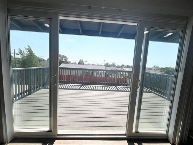 Foto del edificio - Modern 3-Bedroom Townhome in Chula Vista –...