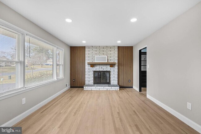 Foto del edificio - 3887 Shadywood Dr