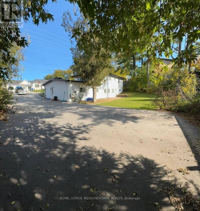 Photo du bâtiment - 174 Mountainview Rd N