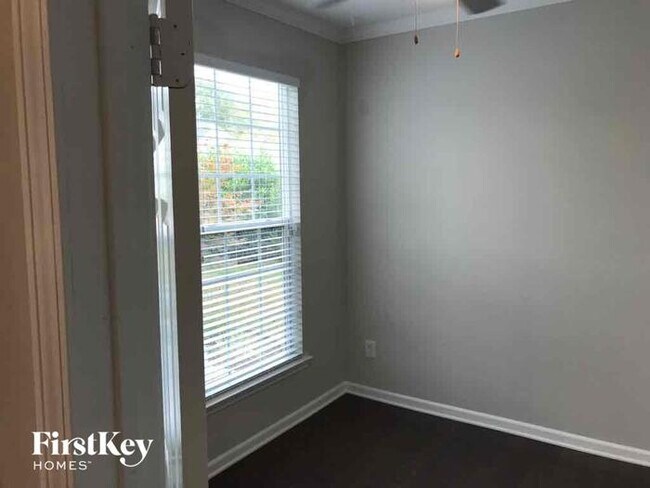 Foto del edificio - 6147 Creekview Ct