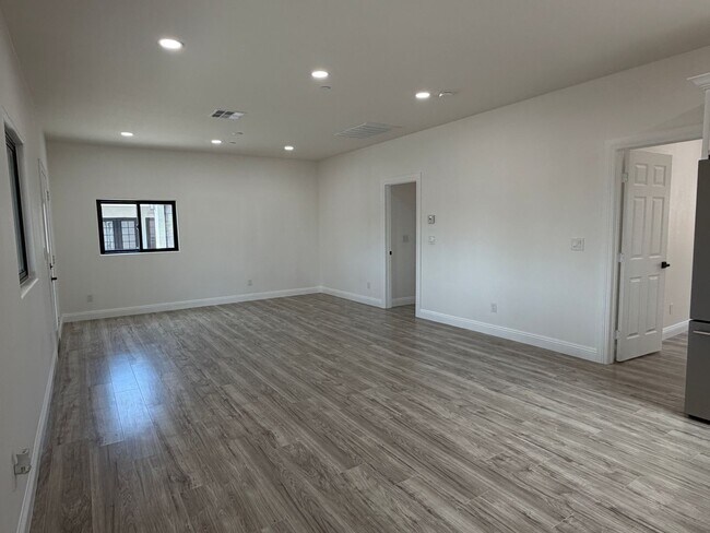 Foto del edificio - 4463 Gilchrist Dr