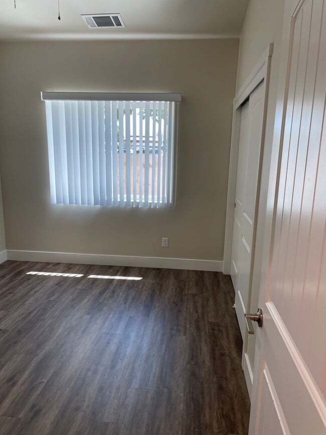 Foto del edificio - 820 La Baig Dr