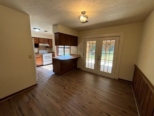 Building Photo - 1132 Eagle Cir