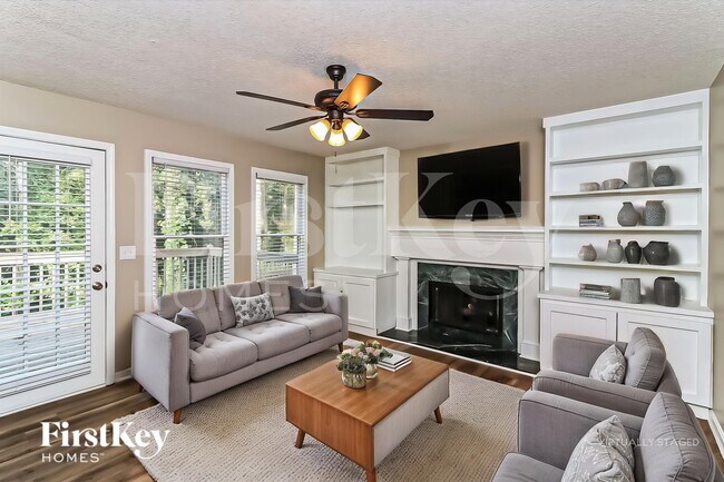 Foto del edificio - 3727 Lockerbie Ln