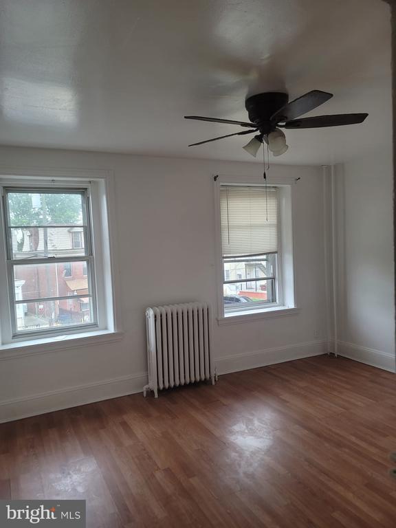 Building Photo - 213 E Tabor Rd