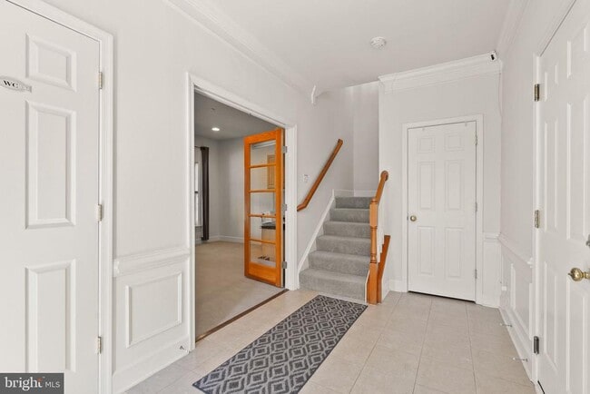 Building Photo - 5999 Grand Pavilion Way