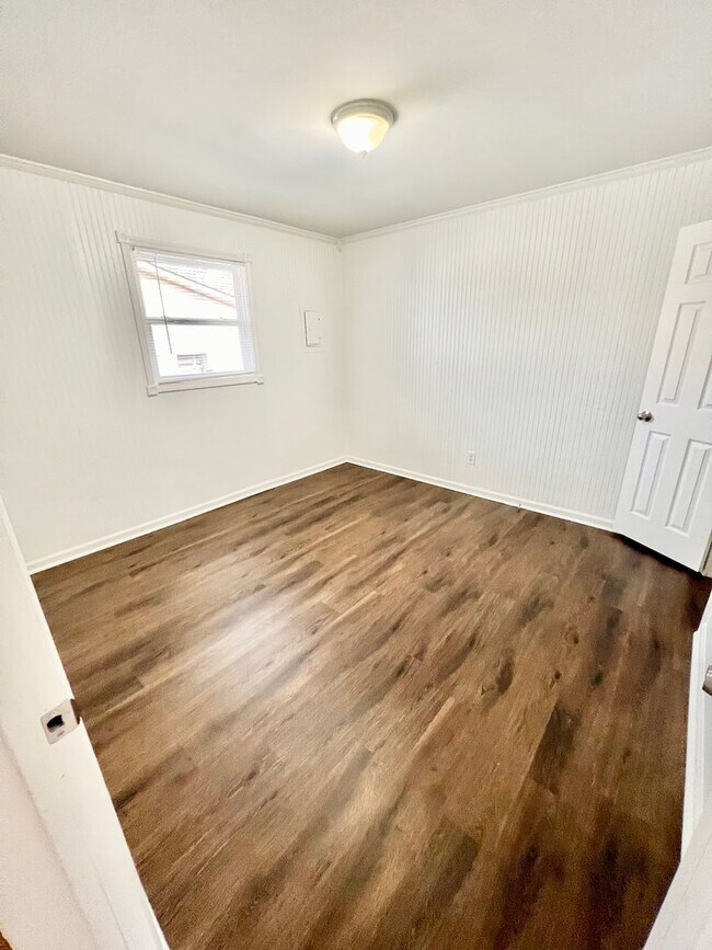 Foto del edificio - Available Now! 2 bed 1 bath Duplex in Madi...