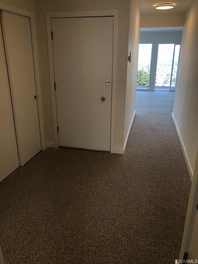 Foto del edificio - 579 Burnett Ave