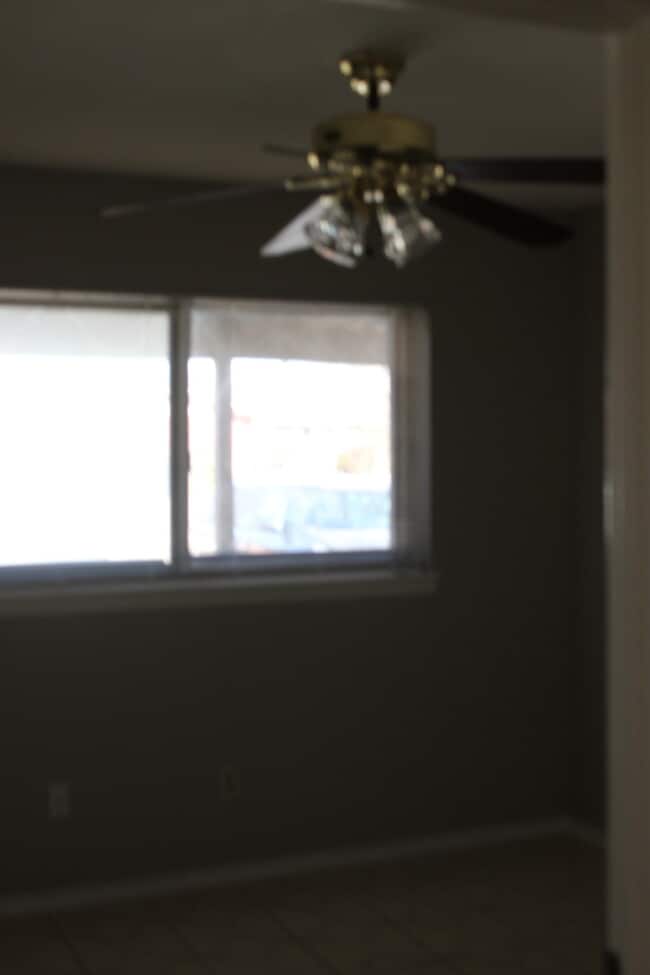 Building Photo - Ready to Move in... Do not miss this house...